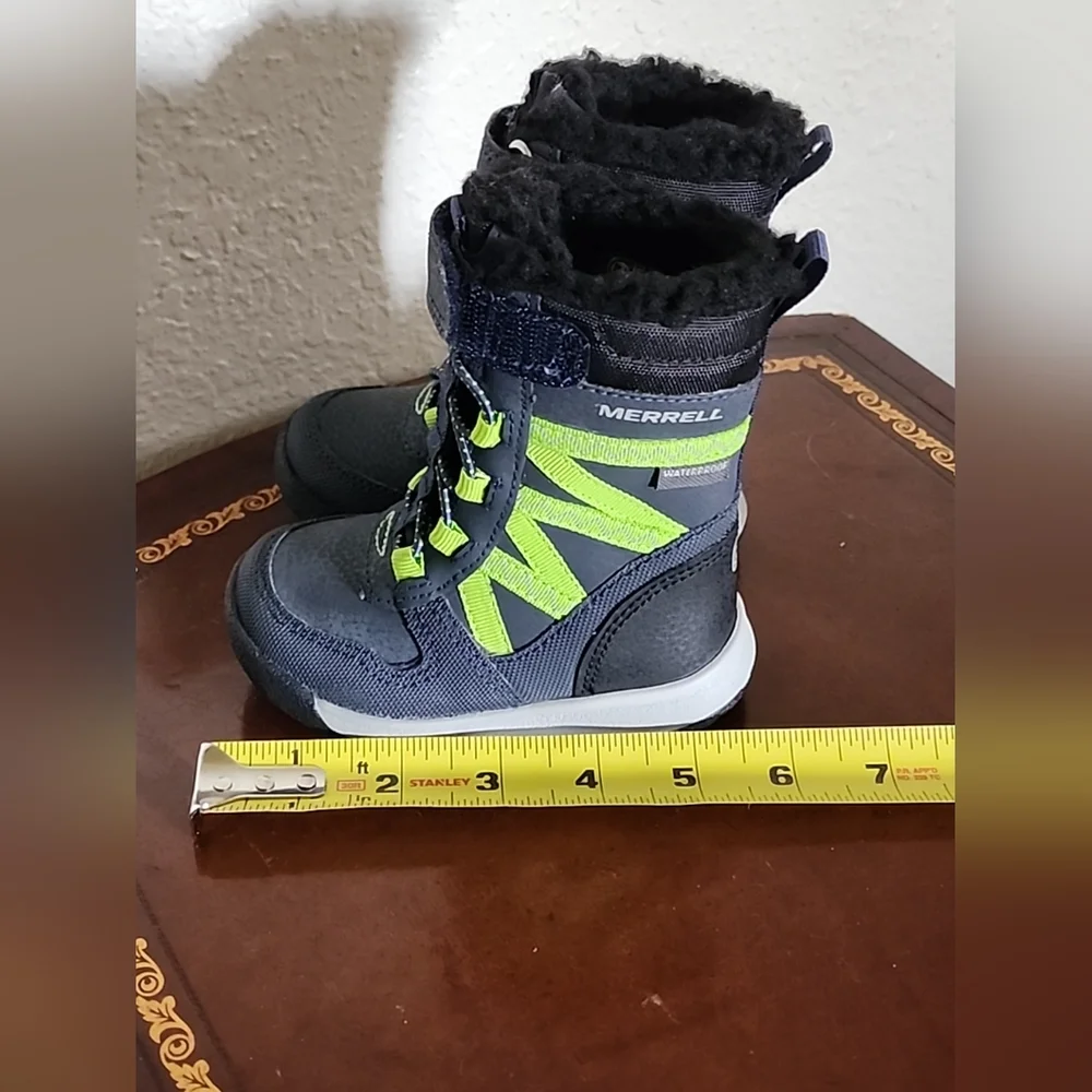 New Merrell Kids Winter Boots with Neon Accents Size 4 Toddler‎